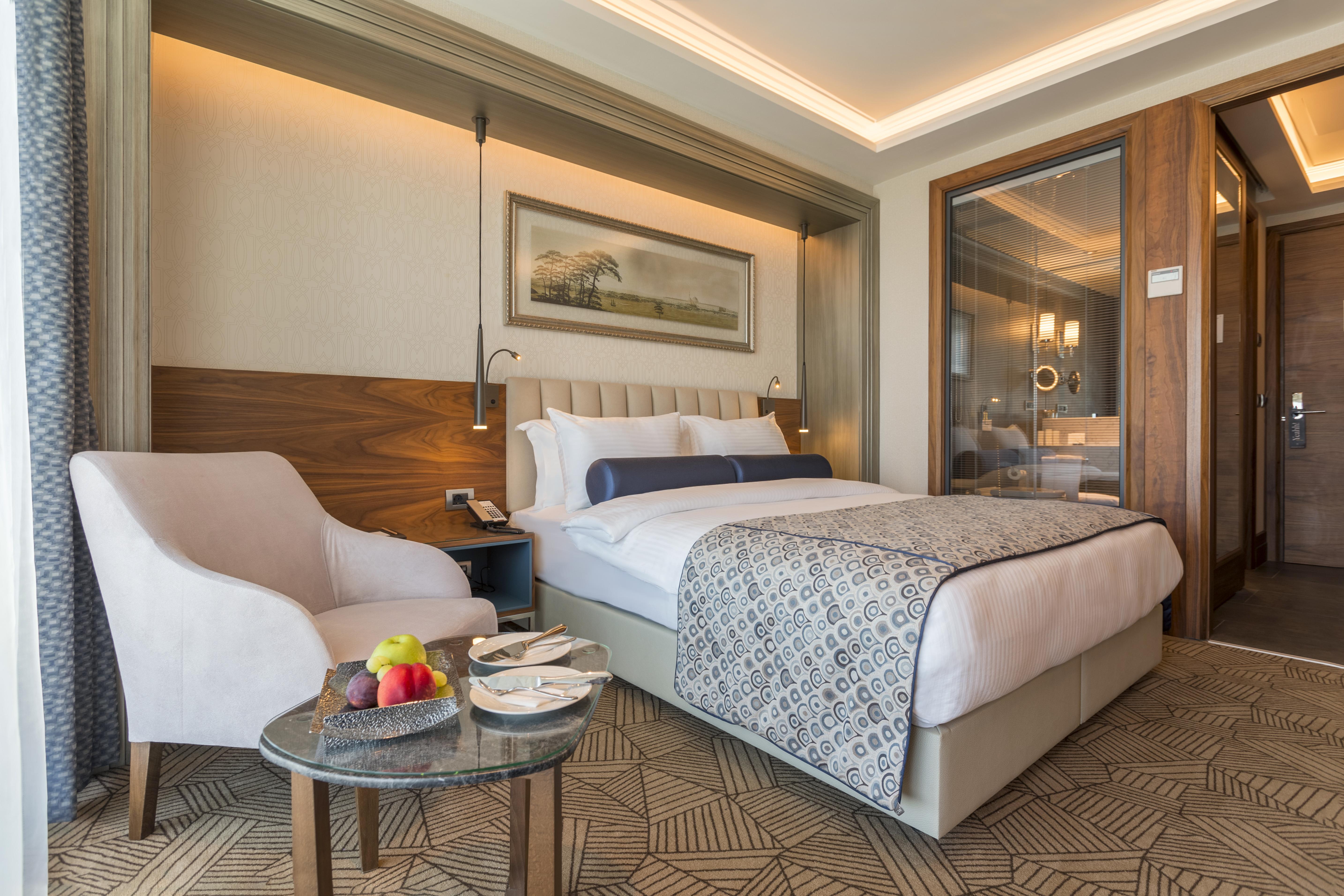 Golden Tulip Istanbul Bayrampasa Hotel Exterior photo Deluxe Room