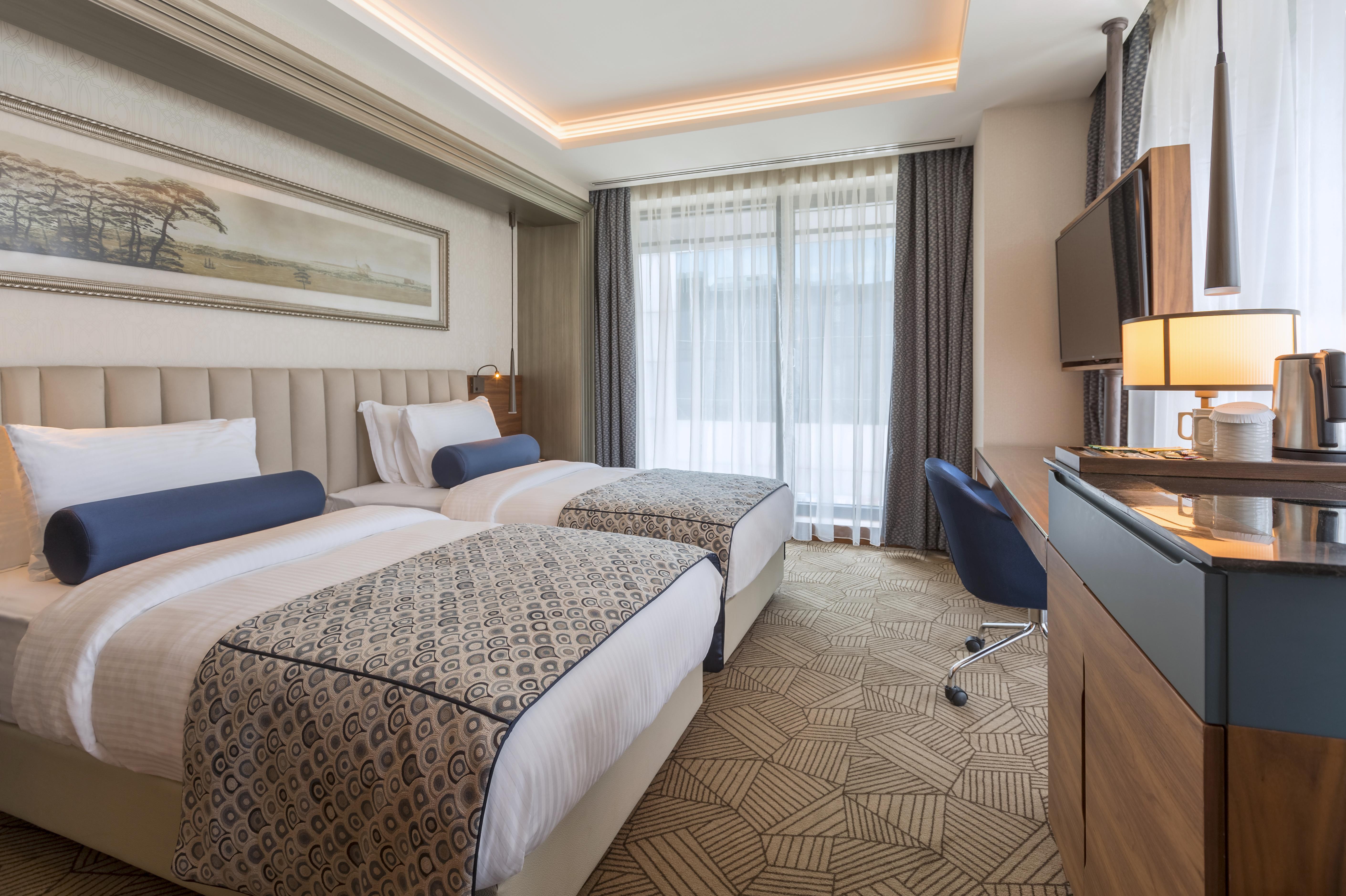 Golden Tulip Istanbul Bayrampasa Hotel Exterior photo Deluxe Room