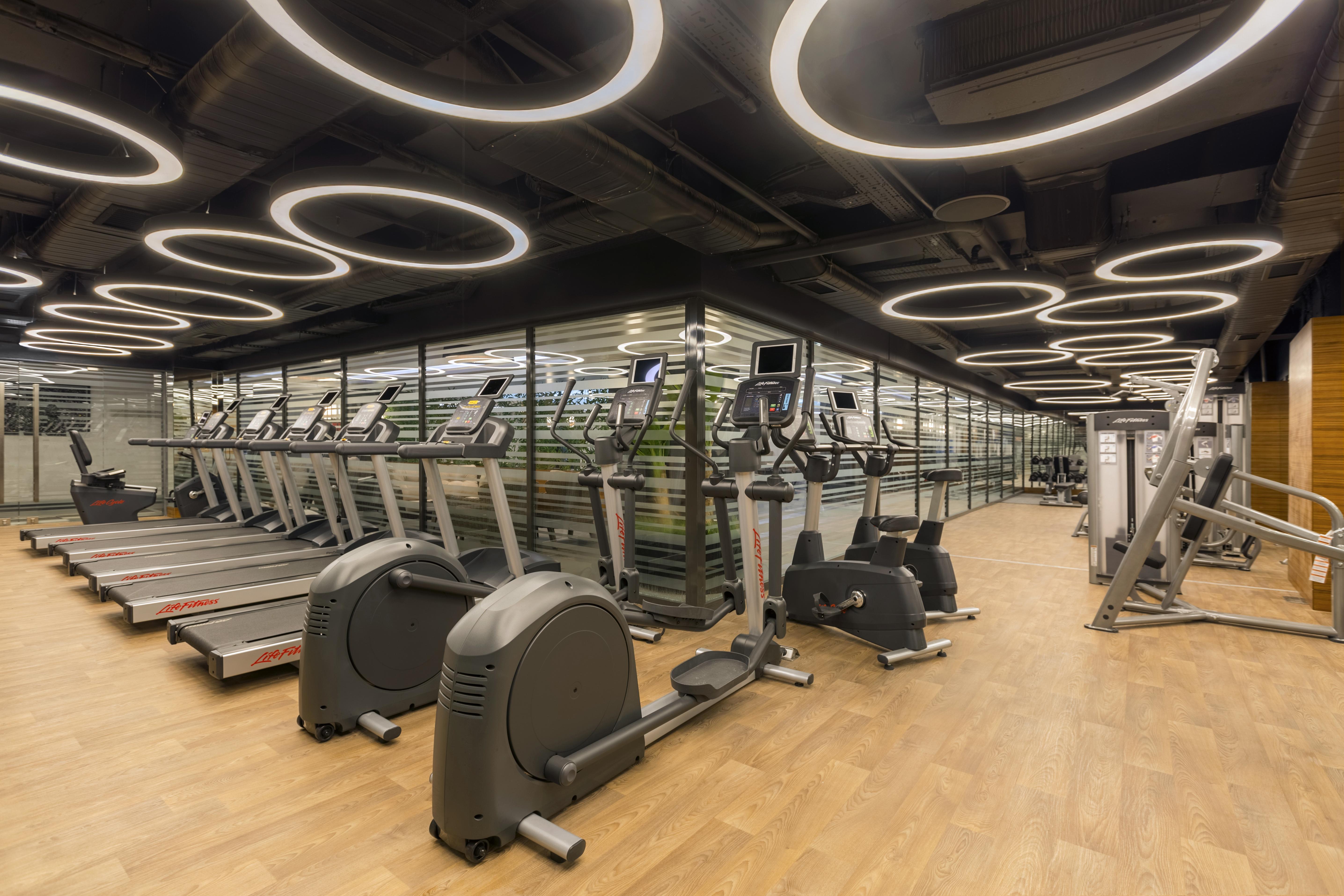 Golden Tulip Istanbul Bayrampasa Hotel Exterior photo The gym at the hotel