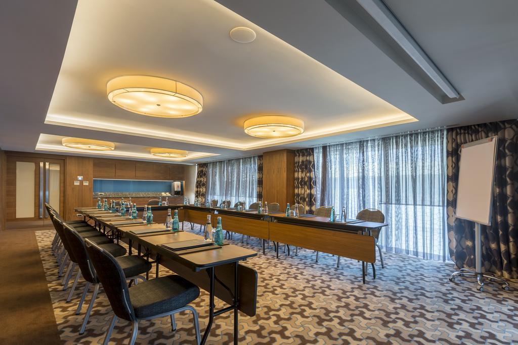 Golden Tulip Istanbul Bayrampasa Hotel Exterior photo Meeting room